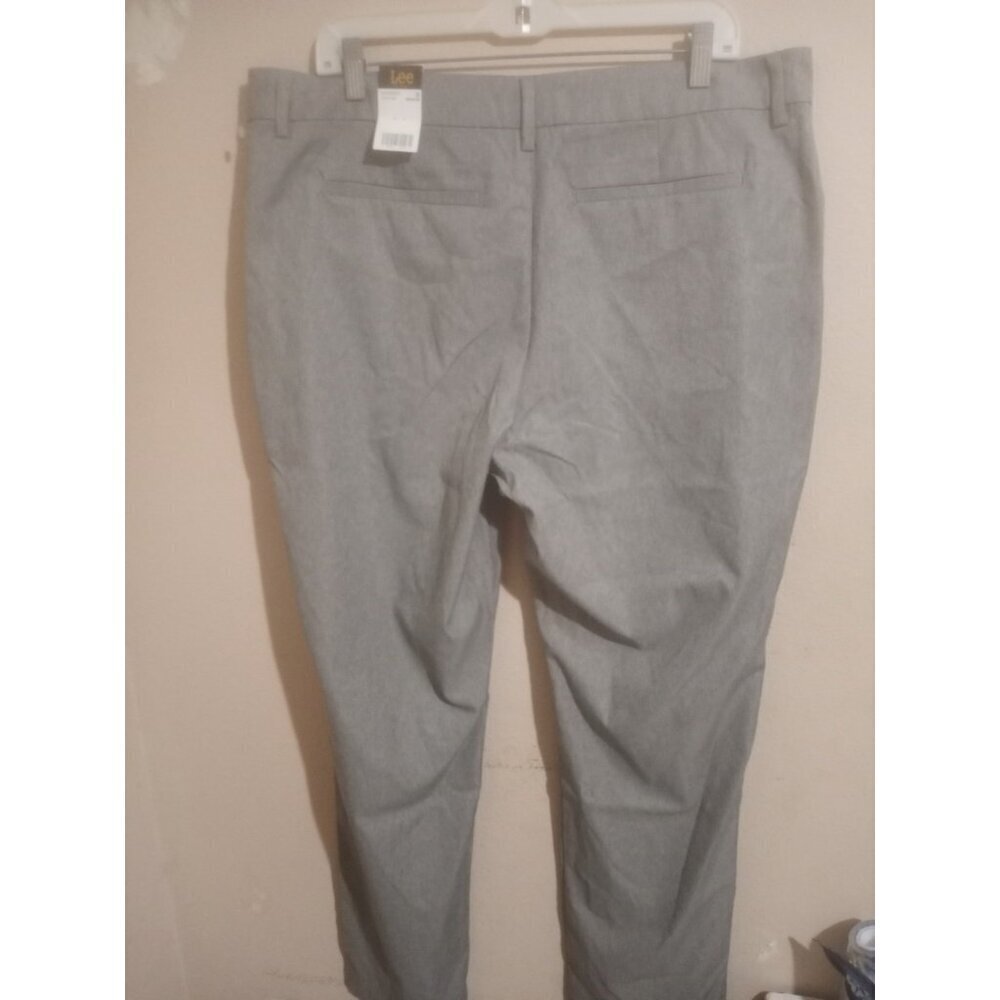 New Lee Women's Size 18 Gray Straight Leg Mid Rise Pants Wrinkle Free NWT - Picture 7 of 12